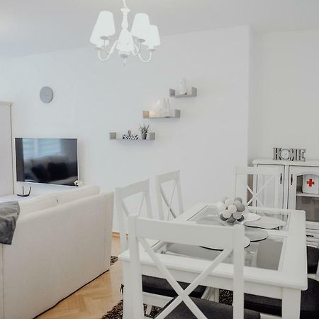 Apartman M5 Dakovo Luaran gambar