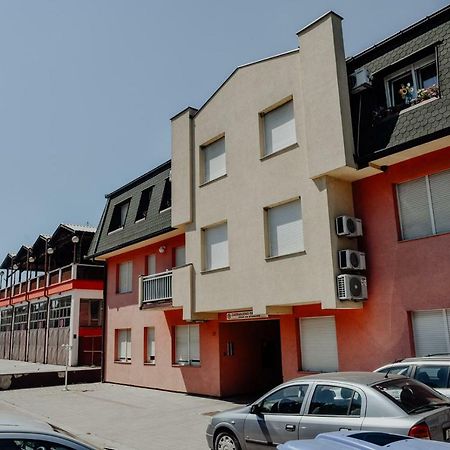 Apartman M5 Dakovo Luaran gambar