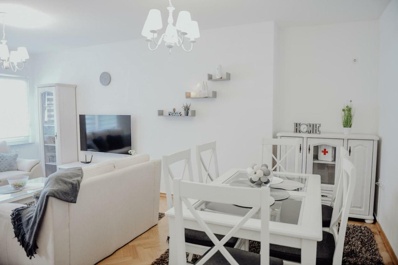 Apartman M5 Dakovo Luaran gambar