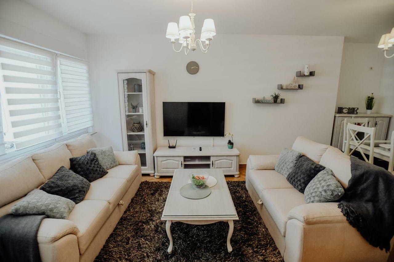 Apartman M5 Dakovo Luaran gambar